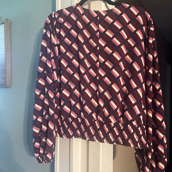 Lane Bryant size 22 long sleeve wrap top geometic print NEW with tags - Picture 2 of 7